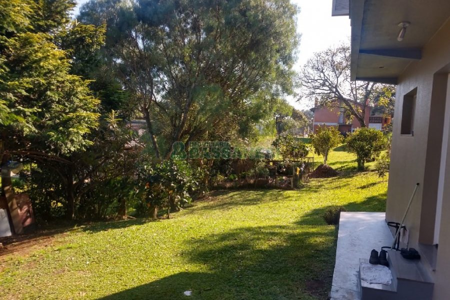 Chácara com 277m², 4 dormitórios, 2 vagas, no bairro Pedancino em Caxias do Sul para Comprar