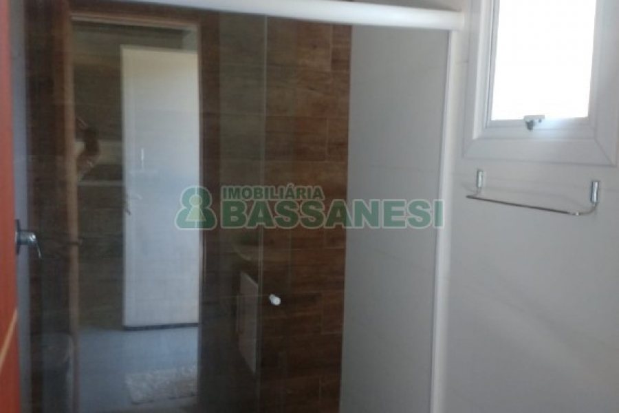 Chácara com 277m², 4 dormitórios, 2 vagas, no bairro Pedancino em Caxias do Sul para Comprar