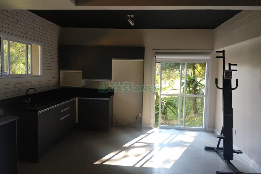 Chácara com 277m², 4 dormitórios, 2 vagas, no bairro Pedancino em Caxias do Sul para Comprar