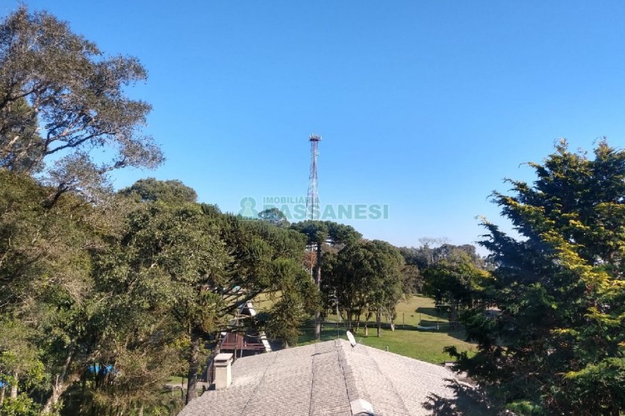 Chácara com 277m², 4 dormitórios, 2 vagas, no bairro Pedancino em Caxias do Sul para Comprar