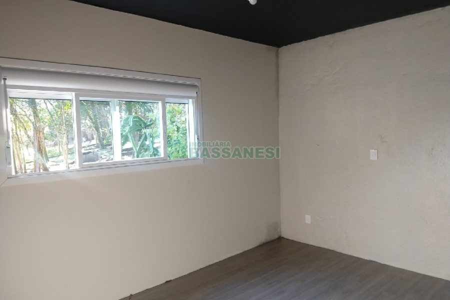 Chácara com 277m², 4 dormitórios, 2 vagas, no bairro Pedancino em Caxias do Sul para Comprar