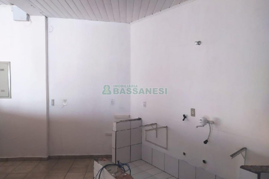 Loja com 165m², no bairro Pio X em Caxias do Sul para Comprar