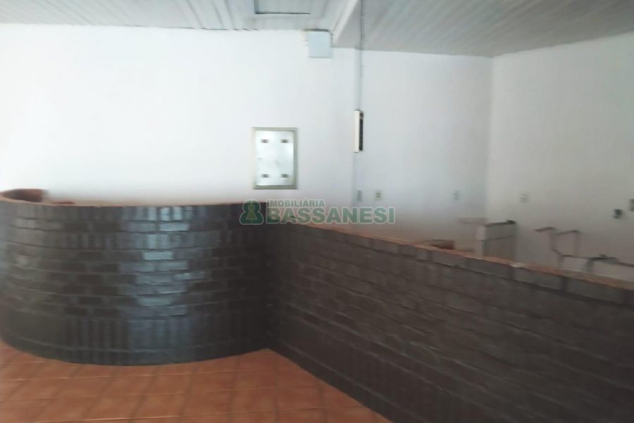 Loja com 165m², no bairro Pio X em Caxias do Sul para Comprar