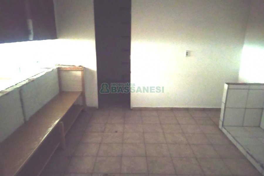 Loja com 165m², no bairro Pio X em Caxias do Sul para Comprar
