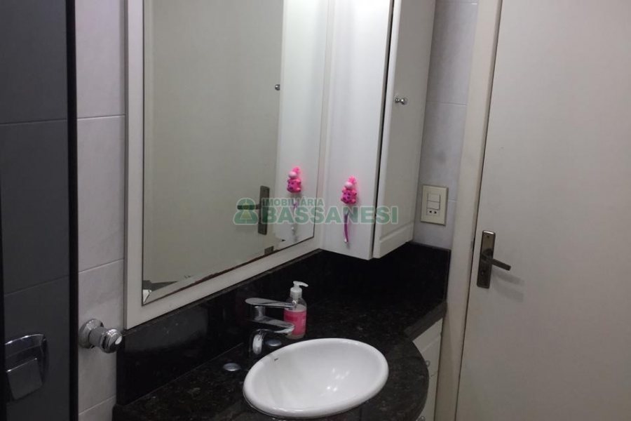 Apartamento com 78m², 2 dormitórios, 2 vagas, no bairro Bela Vista em Caxias do Sul para Comprar