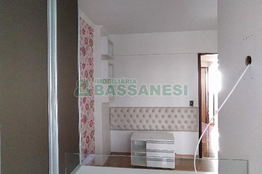 Apartamento com 62m², 2 dormitórios, 1 vaga, no bairro Centro em Caxias do Sul para Comprar