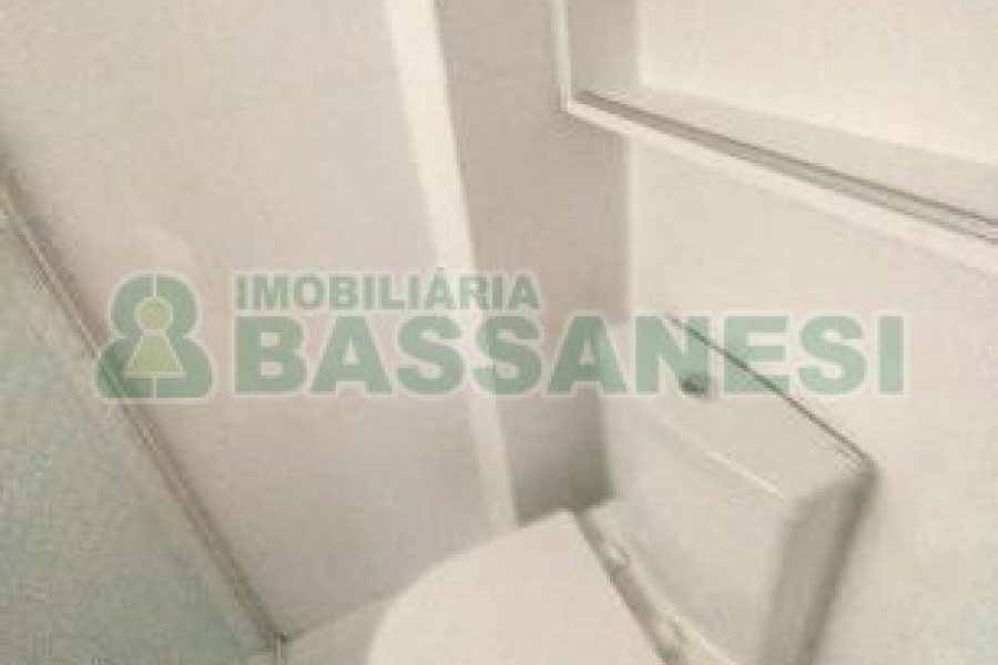Apartamento com 62m², 2 dormitórios, 1 vaga, no bairro Centro em Caxias do Sul para Comprar