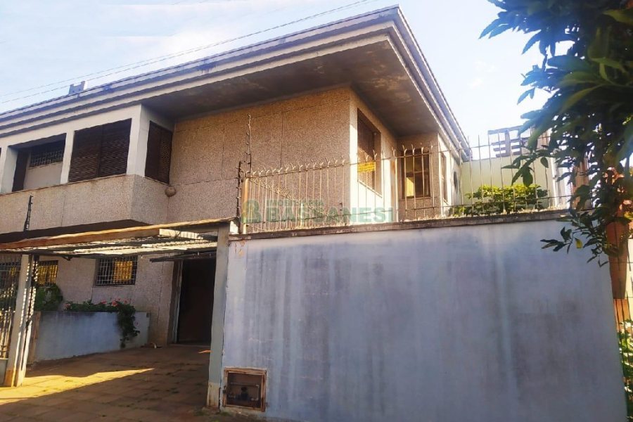 Casa Comercial com 530m², 5 dormitórios, 2 vagas, no bairro Cinqüentenário em Caxias do Sul para Alugar