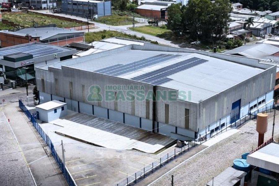Pavilhão com 2000m², no bairro Cinqüentenário em Caxias do Sul para Alugar
