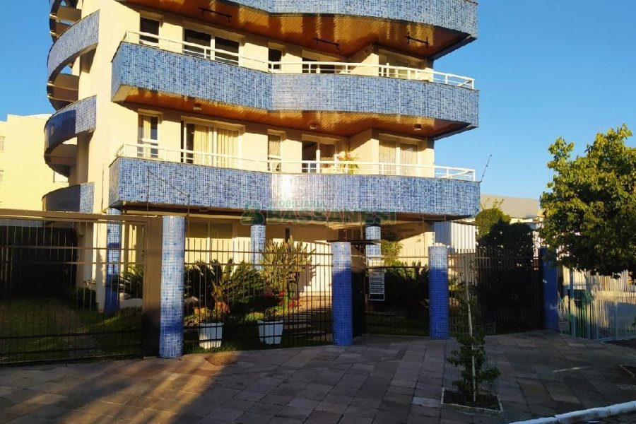 Apto/Cobertura com 320m², 4 dormitórios, 2 vagas, no bairro Santa Catarina em Caxias do Sul para Comprar