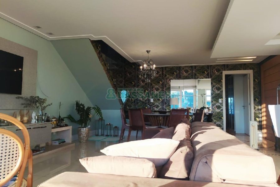 Apto/Cobertura com 320m², 4 dormitórios, 2 vagas, no bairro Santa Catarina em Caxias do Sul para Comprar