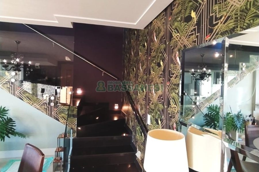 Apto/Cobertura com 320m², 4 dormitórios, 2 vagas, no bairro Santa Catarina em Caxias do Sul para Comprar