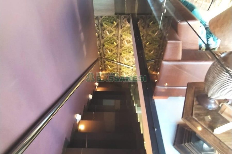 Apto/Cobertura com 320m², 4 dormitórios, 2 vagas, no bairro Santa Catarina em Caxias do Sul para Comprar