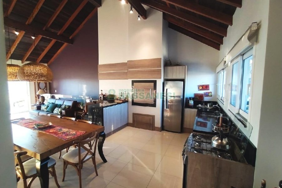 Apto/Cobertura com 320m², 4 dormitórios, 2 vagas, no bairro Santa Catarina em Caxias do Sul para Comprar