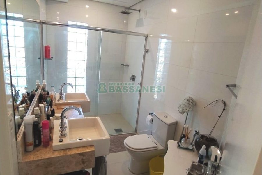 Apto/Cobertura com 320m², 4 dormitórios, 2 vagas, no bairro Santa Catarina em Caxias do Sul para Comprar