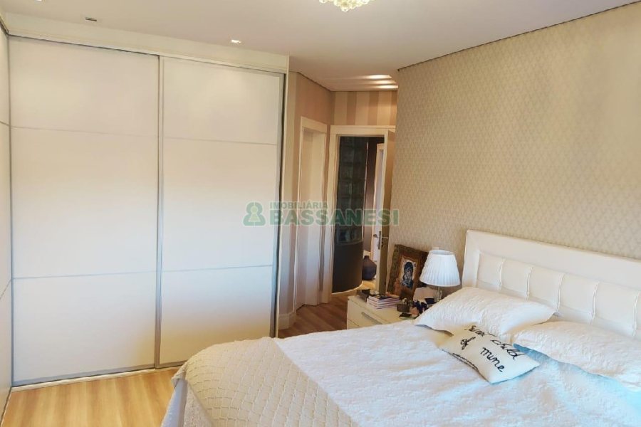 Apto/Cobertura com 320m², 4 dormitórios, 2 vagas, no bairro Santa Catarina em Caxias do Sul para Comprar