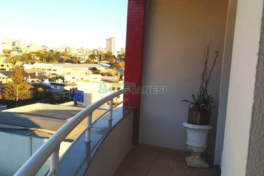 Apto/Cobertura com 320m², 4 dormitórios, 2 vagas, no bairro Santa Catarina em Caxias do Sul para Comprar