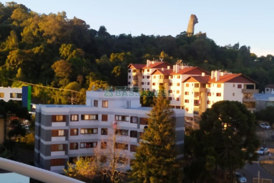 Apto/Cobertura com 320m², 4 dormitórios, 2 vagas, no bairro Santa Catarina em Caxias do Sul para Comprar