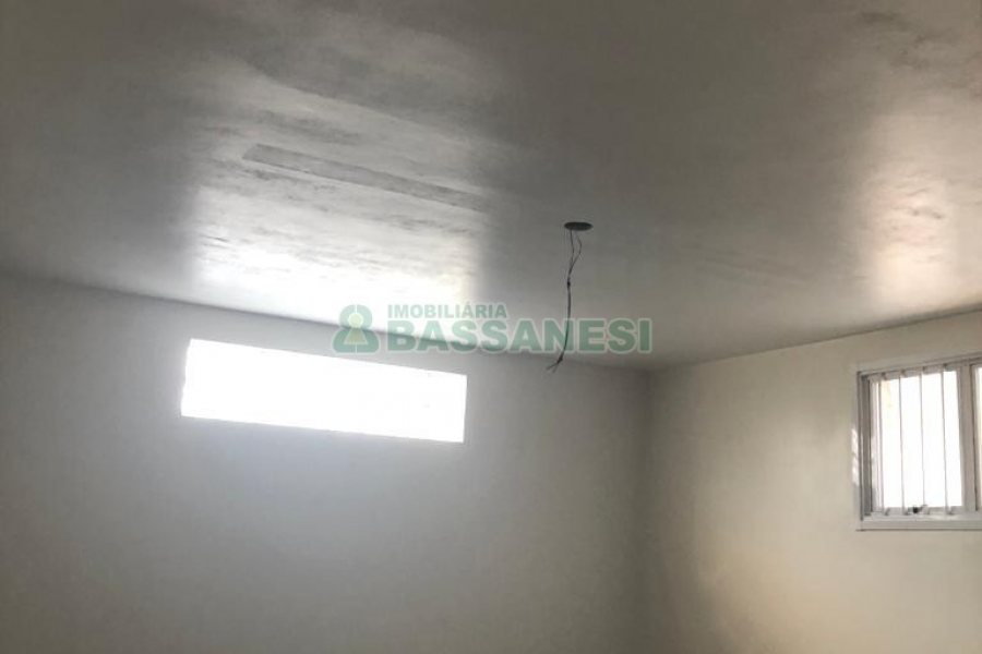 Sala com 100m², no bairro Lourdes em Caxias do Sul para Alugar