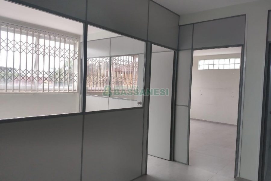 Sala com 100m², no bairro Lourdes em Caxias do Sul para Alugar