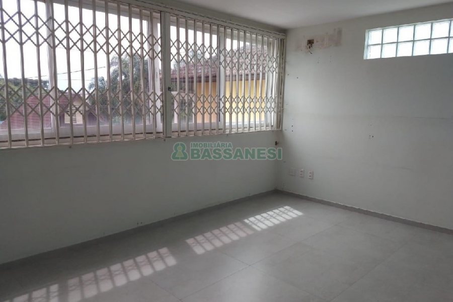 Sala com 100m², no bairro Lourdes em Caxias do Sul para Alugar