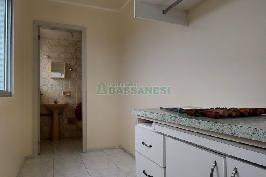 Apartamento, 3 dormitórios, 2 vagas, no bairro São José em Caxias do Sul para Alugar