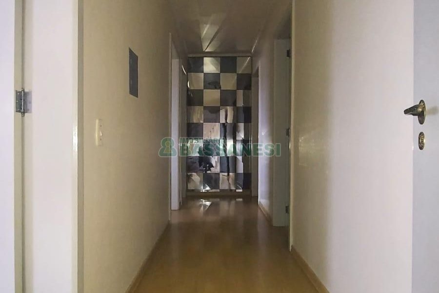 Apartamento, 3 dormitórios, 2 vagas, no bairro São José em Caxias do Sul para Alugar