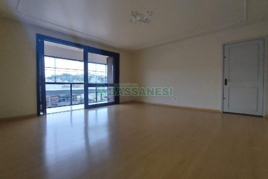 Apartamento, 3 dormitórios, 2 vagas, no bairro São José em Caxias do Sul para Alugar