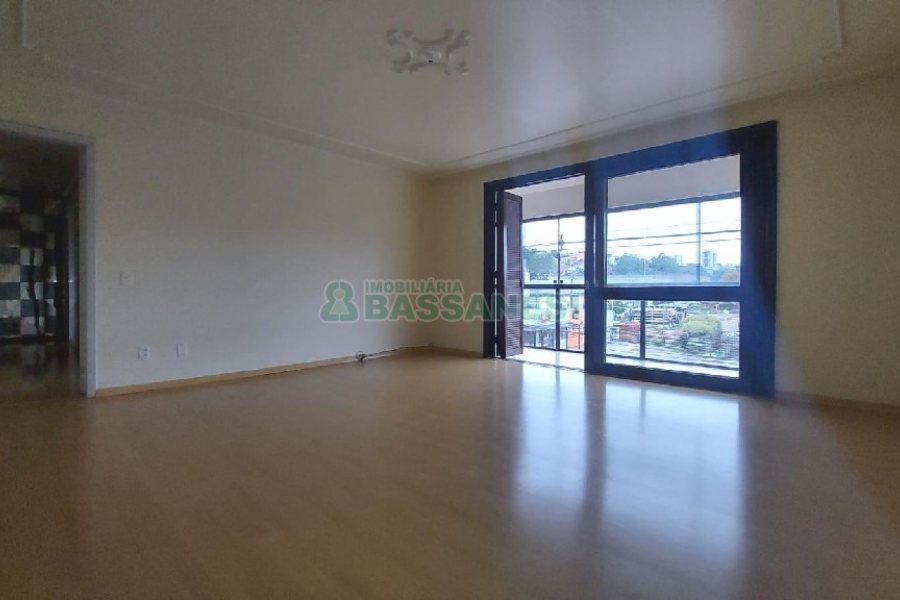 Apartamento, 3 dormitórios, 2 vagas, no bairro São José em Caxias do Sul para Alugar