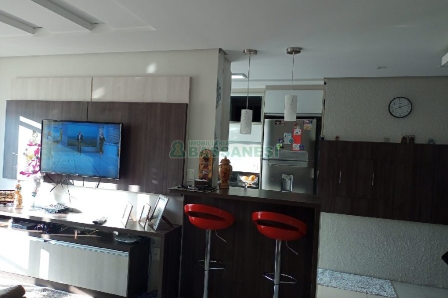 Apartamento com 75m², 2 dormitórios, 1 vaga, no bairro Charqueadas em Caxias do Sul para Comprar