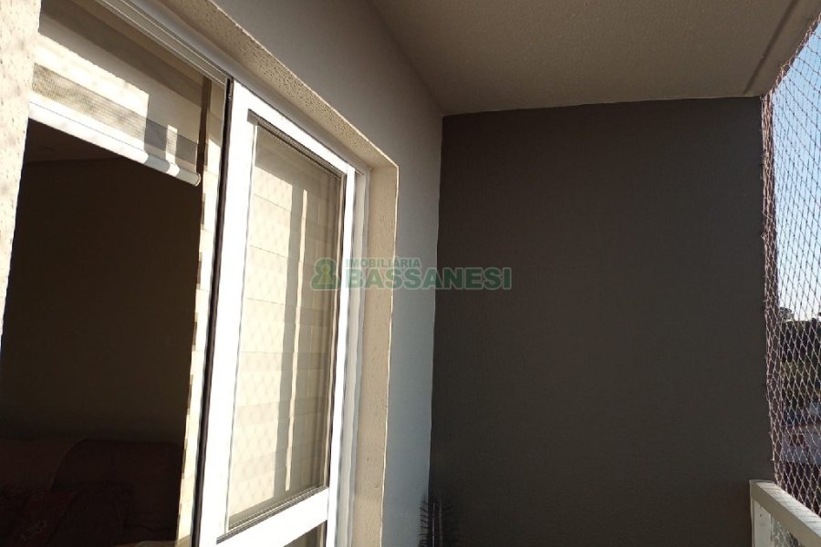 Apartamento com 75m², 2 dormitórios, 1 vaga, no bairro Charqueadas em Caxias do Sul para Comprar