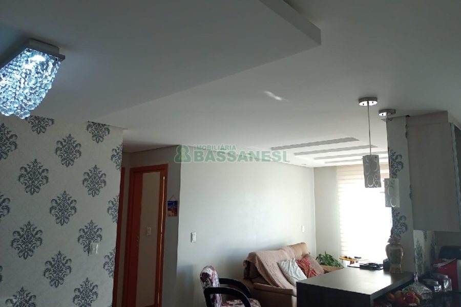 Apartamento com 75m², 2 dormitórios, 1 vaga, no bairro Charqueadas em Caxias do Sul para Comprar