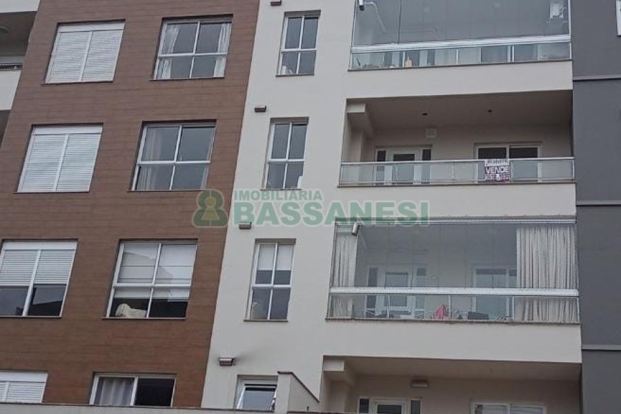 Apartamento com 75m², 2 dormitórios, 1 vaga, no bairro Charqueadas em Caxias do Sul para Comprar