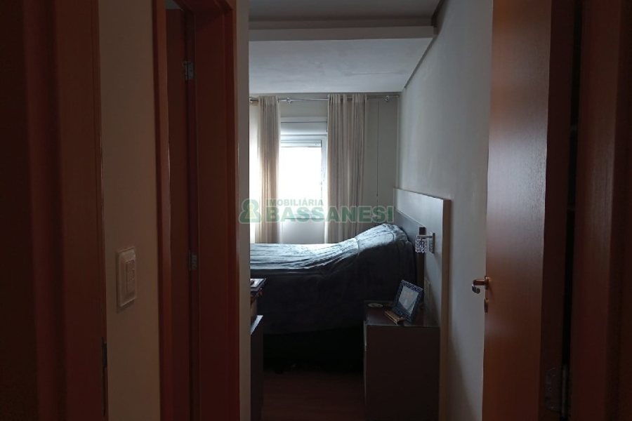 Apartamento com 75m², 2 dormitórios, 1 vaga, no bairro Charqueadas em Caxias do Sul para Comprar