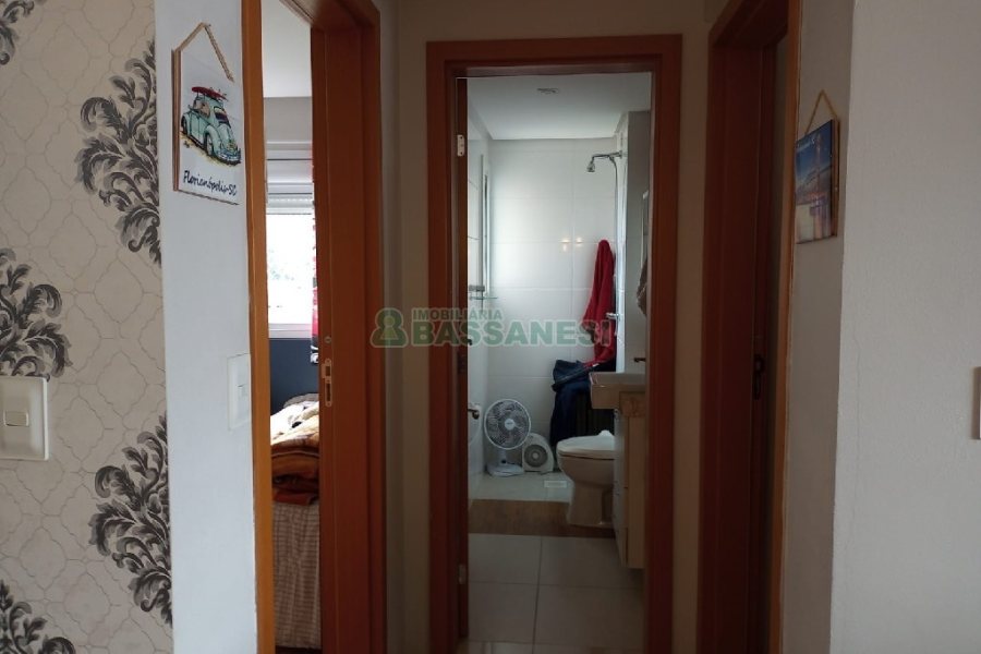 Apartamento com 75m², 2 dormitórios, 1 vaga, no bairro Charqueadas em Caxias do Sul para Comprar