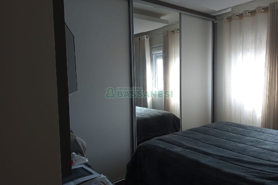 Apartamento com 75m², 2 dormitórios, 1 vaga, no bairro Charqueadas em Caxias do Sul para Comprar