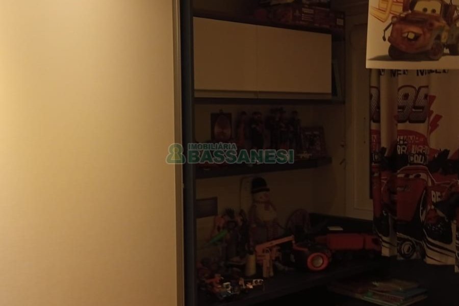 Apartamento com 75m², 2 dormitórios, 1 vaga, no bairro Charqueadas em Caxias do Sul para Comprar