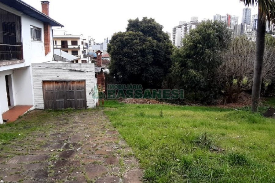 Casa, no bairro Pio X em Caxias do Sul para Comprar