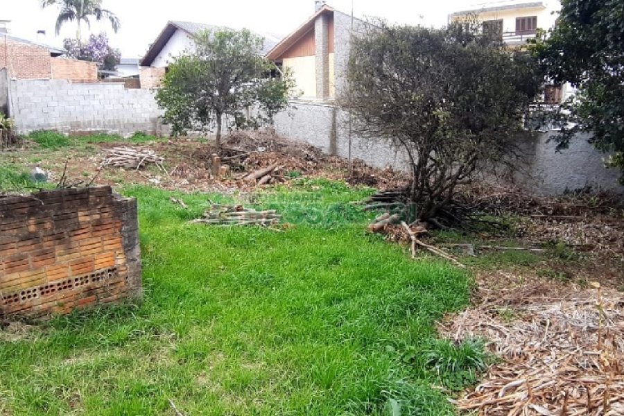 Casa, no bairro Pio X em Caxias do Sul para Comprar