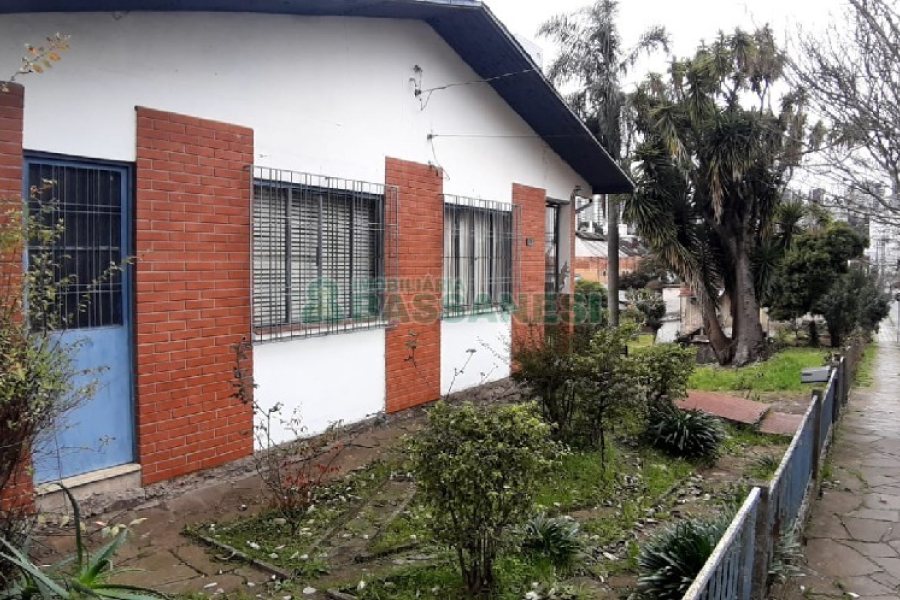 Casa, no bairro Pio X em Caxias do Sul para Comprar