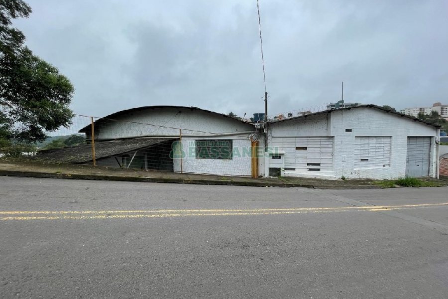 Pavilhão com 1000m², no bairro São Leopoldo em Caxias do Sul para Alugar