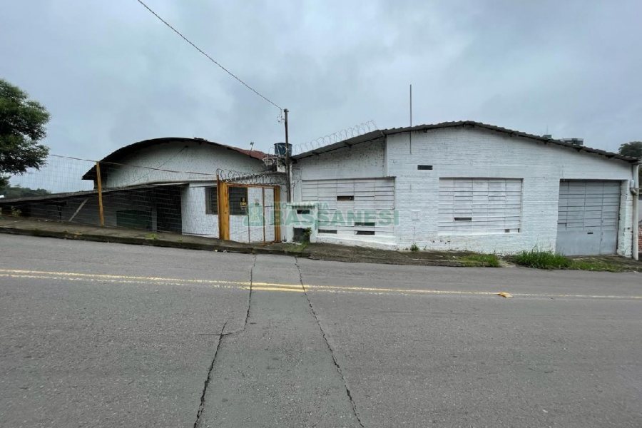 Pavilhão com 1000m², no bairro São Leopoldo em Caxias do Sul para Alugar