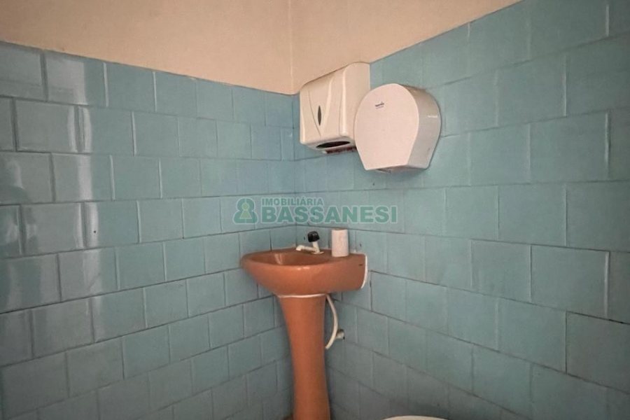 Pavilhão com 1000m², no bairro São Leopoldo em Caxias do Sul para Alugar