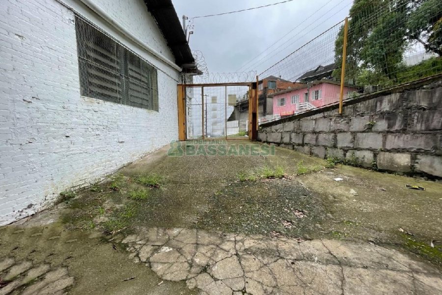 Pavilhão com 1000m², no bairro São Leopoldo em Caxias do Sul para Alugar