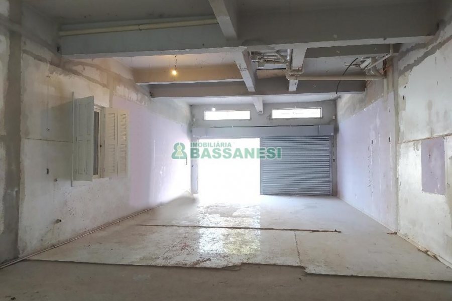 Loja com 150m², no bairro Rio Branco em Caxias do Sul para Alugar
