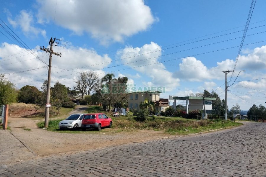 Terreno com 3483m², no bairro Santa Lúcia em Caxias do Sul para Comprar