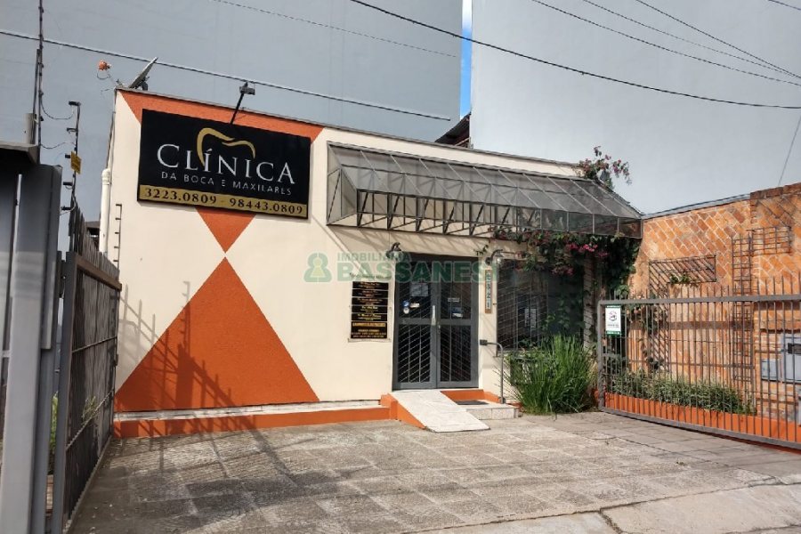 Casa Comercial, no bairro São Pelegrino em Caxias do Sul para Comprar