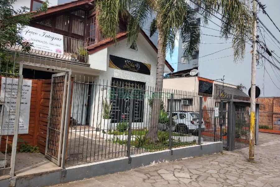 Casa Comercial, no bairro São Pelegrino em Caxias do Sul para Comprar