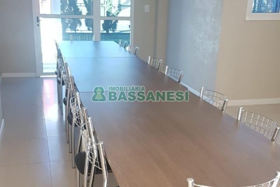 Apartamento com 82m², 2 dormitórios, 2 vagas, no bairro Desvio Rizzo em Caxias do Sul para Comprar