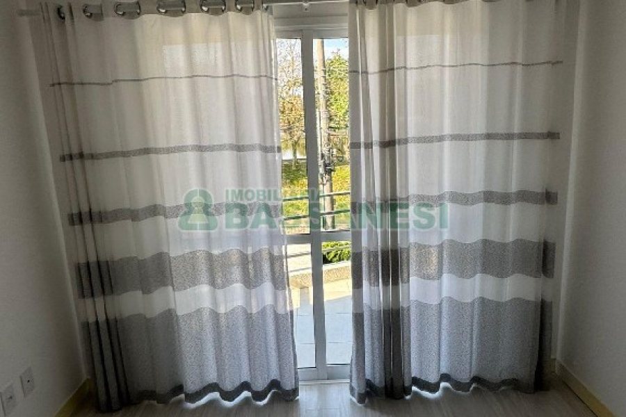 Apartamento com 82m², 2 dormitórios, 2 vagas, no bairro Desvio Rizzo em Caxias do Sul para Comprar